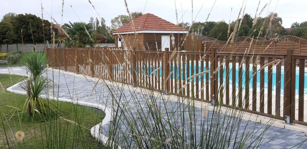 Le Village Du Phare Gouville-sur-Mer Exterior photo
